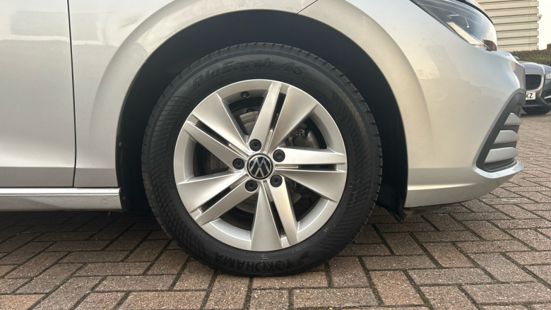 Volkswagen Golf 1.5 TSI 150 Life 5dr Petrol Hatchback